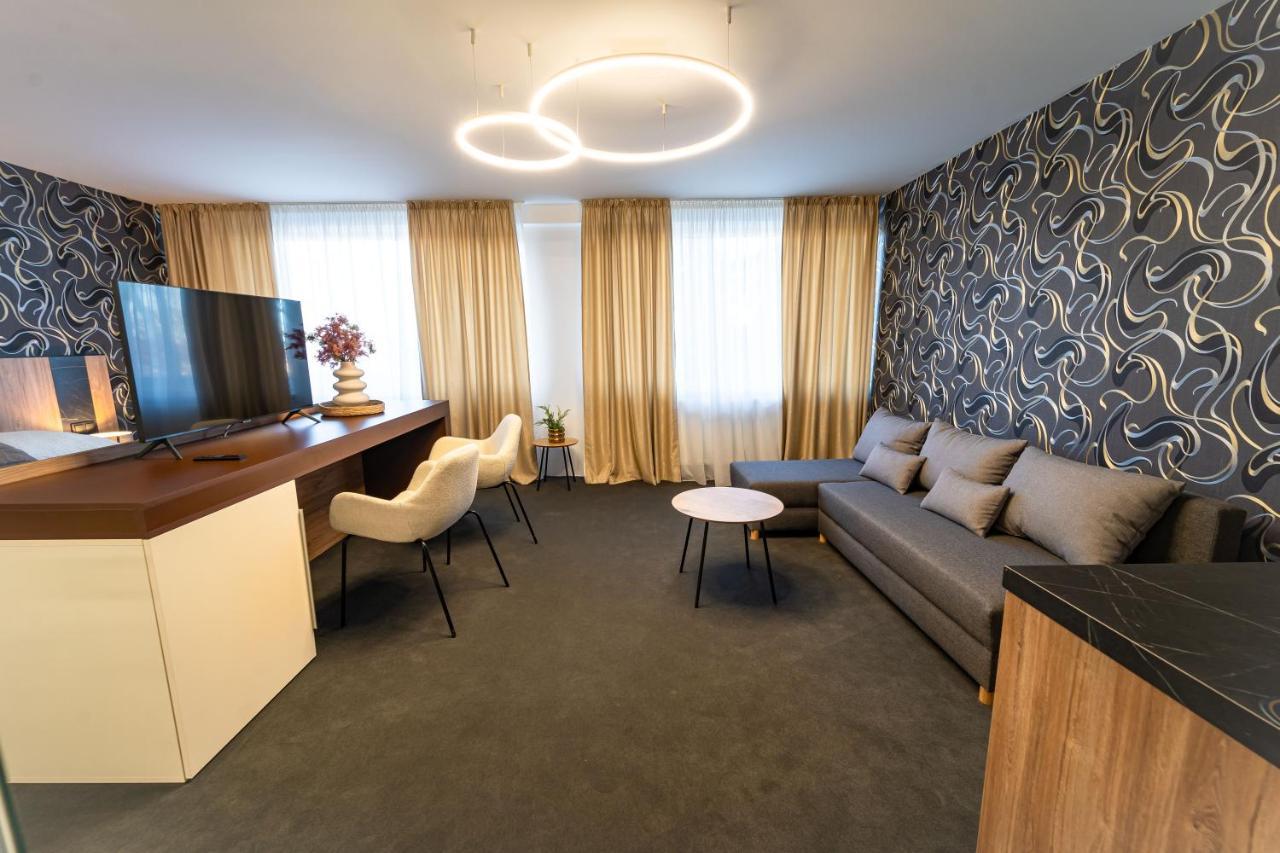 Hotel Zemplin トレビショフ エクステリア 写真