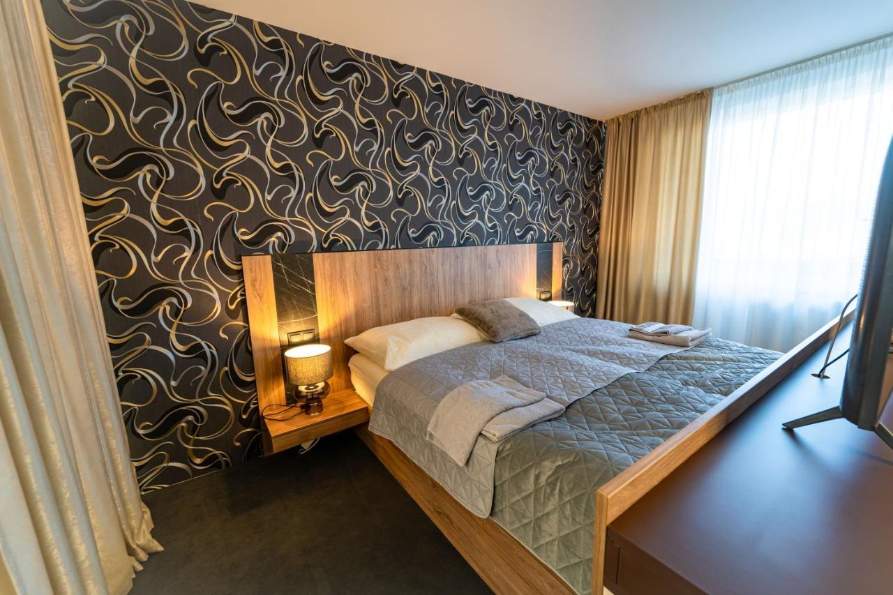 Hotel Zemplin トレビショフ エクステリア 写真