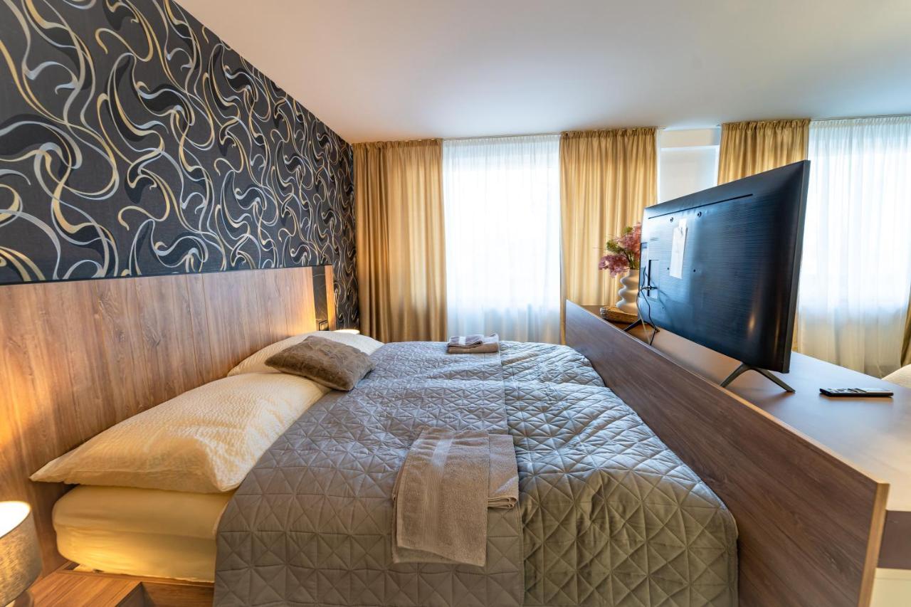 Hotel Zemplin トレビショフ エクステリア 写真